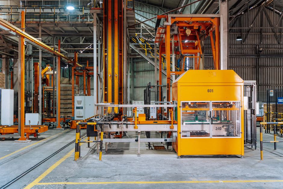 SCADA, PLC i NIS2: jak chronić środowiska produkcyjne przed cyberatakami
