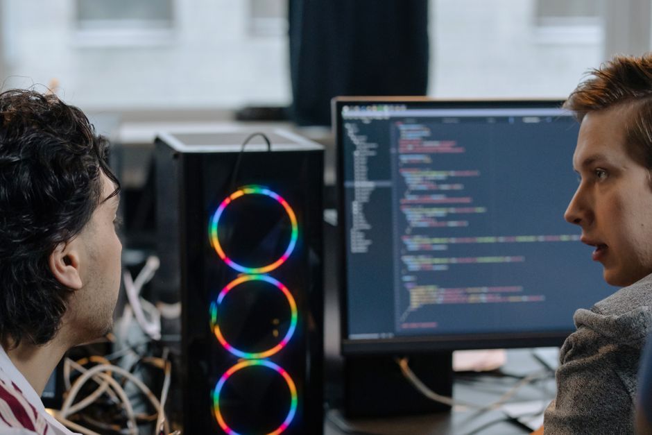 Od reaktywnego do proaktywnego IT: jak DevSecOps zmienia zarządzanie operacjami
